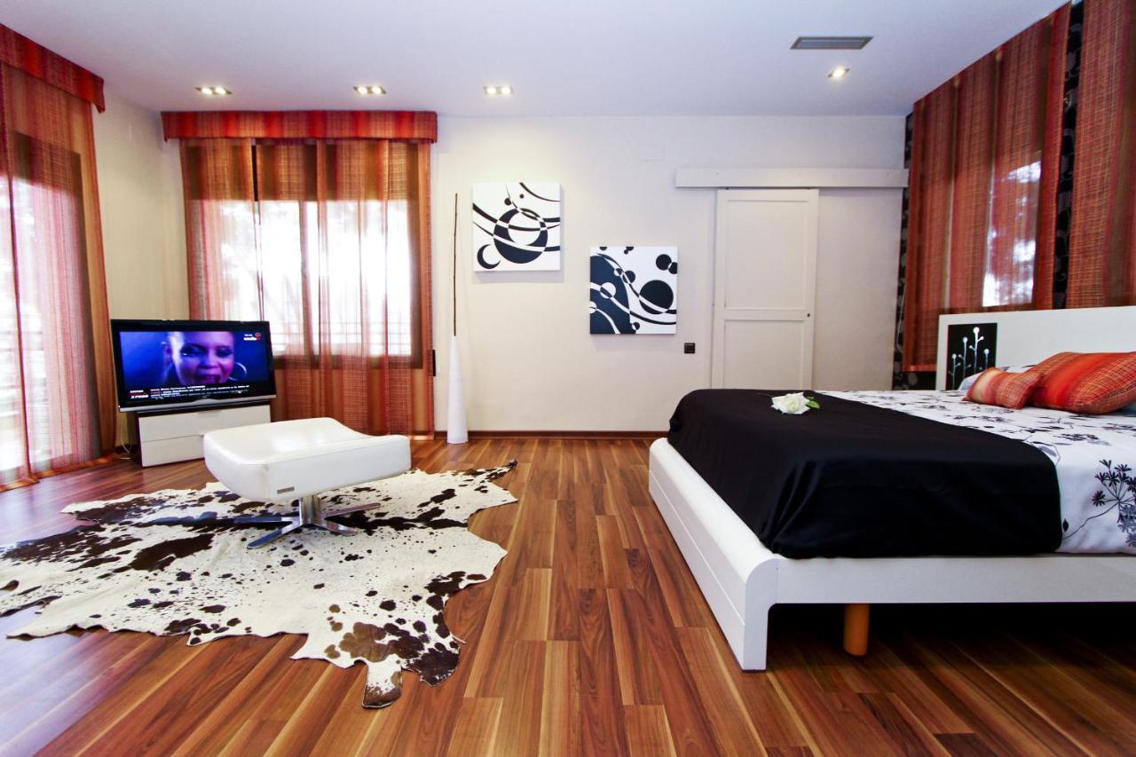 Villa Planet Salou Bagian luar foto